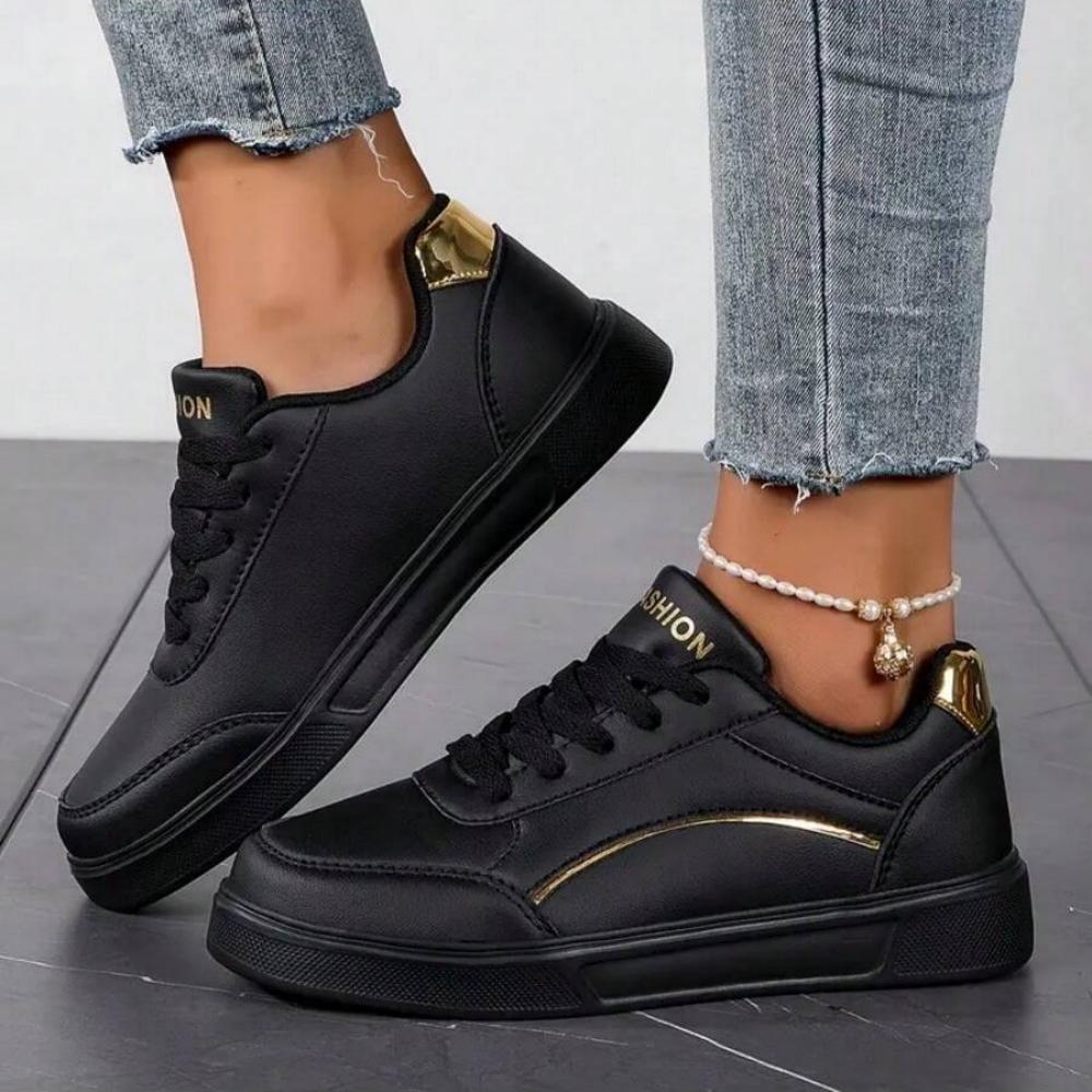 Women White Casual Sneakers, L - огляд і ціна Running Gear Woman